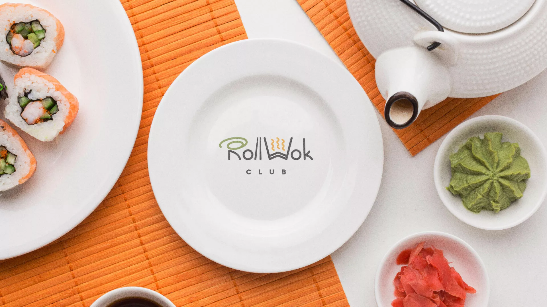 Разработка логотипа и фирменного стиля суши-бара «Roll Wok Club» в Славске